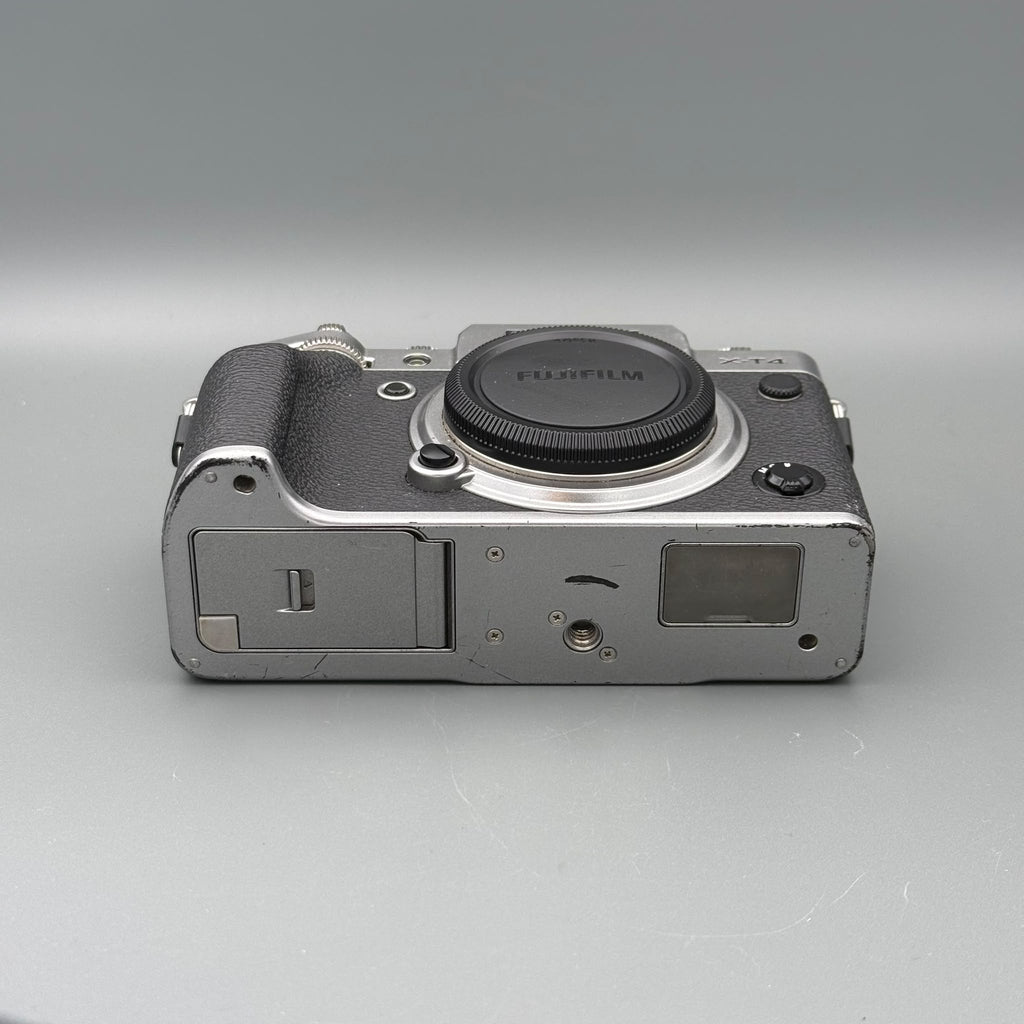 Fujifilm X-T4 (body)